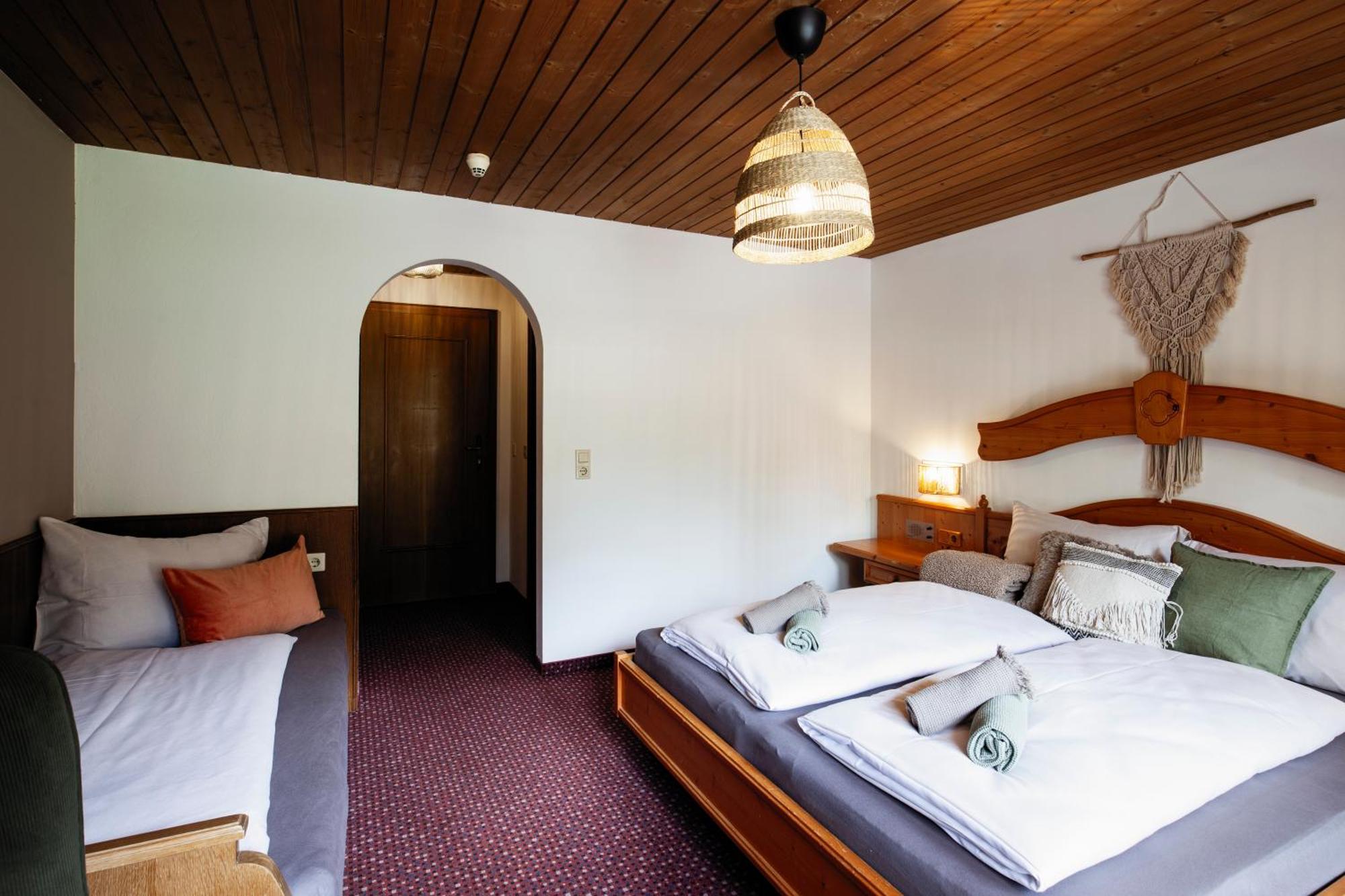 Pinetree Lodge Mayrhofen Kamer foto