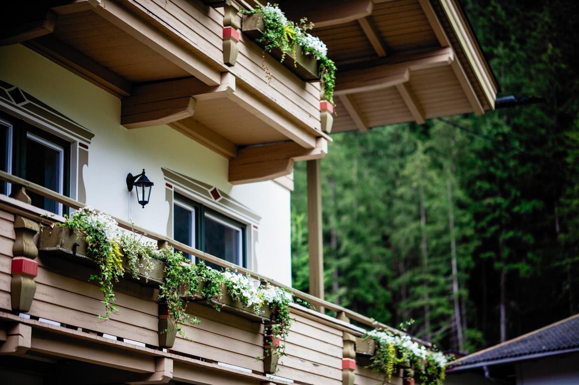 Pinetree Lodge Mayrhofen Buitenkant foto